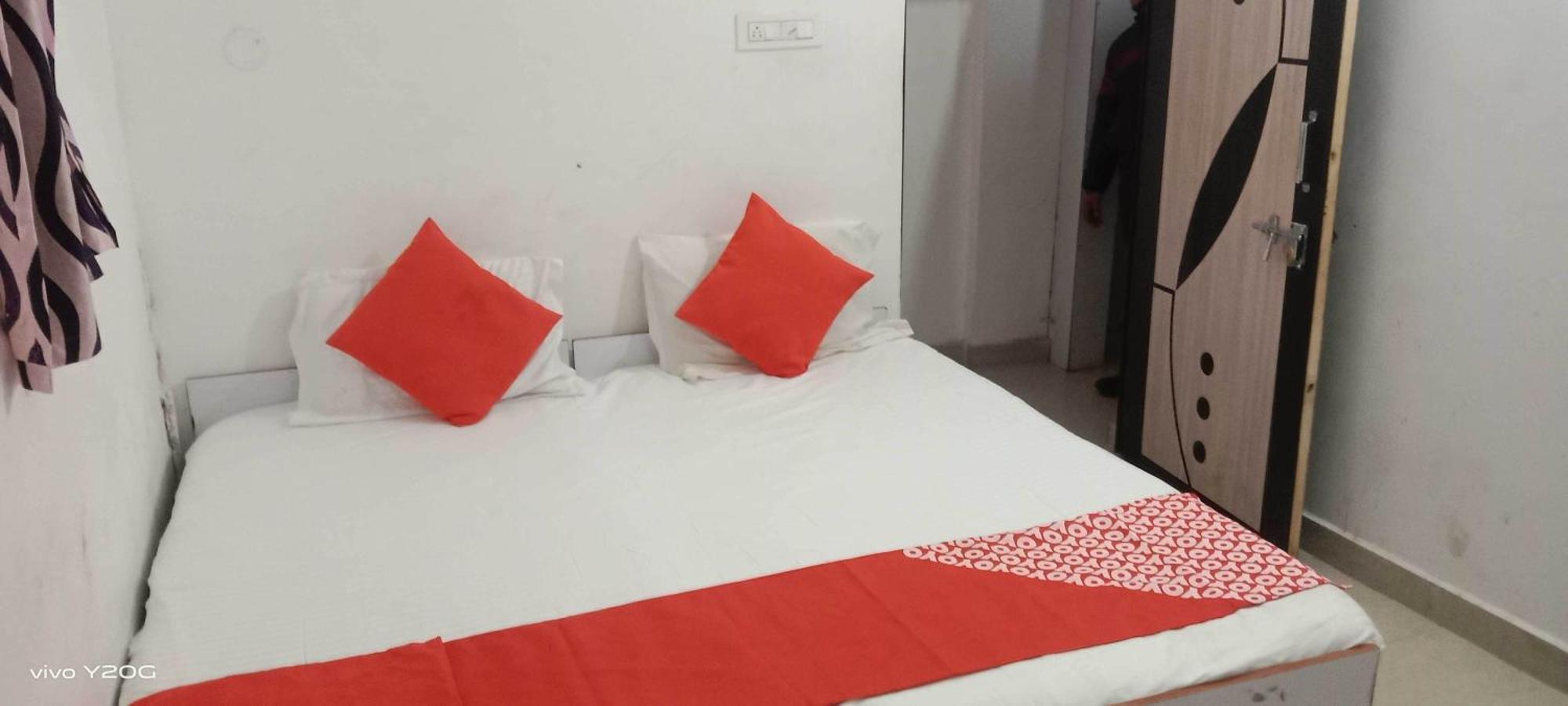 Hotel O Alfa Amb Bagian luar foto